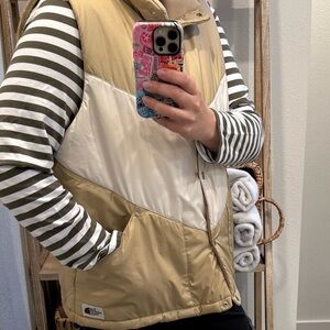 The North Face (XL) Beige and White Puffer Vest
